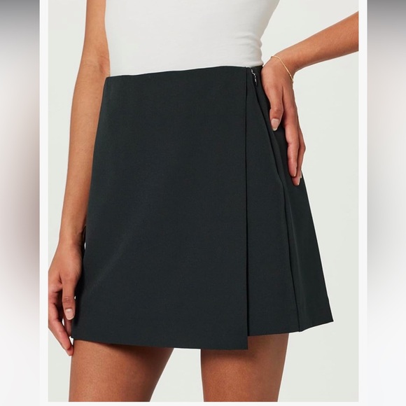 Black Mini skort - Picture 3 of 10